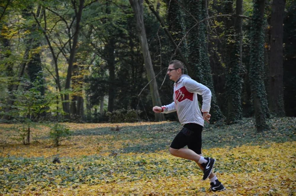 Bieganie na co pomaga: odkryj korzyści dla zdrowia i samopoczucia