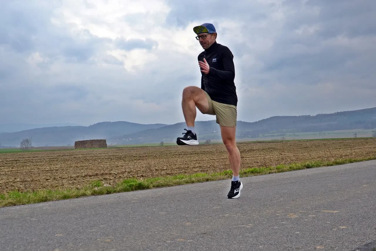 Ile km biegać na początek, aby uniknąć kontuzji i cieszyć się bieganiem