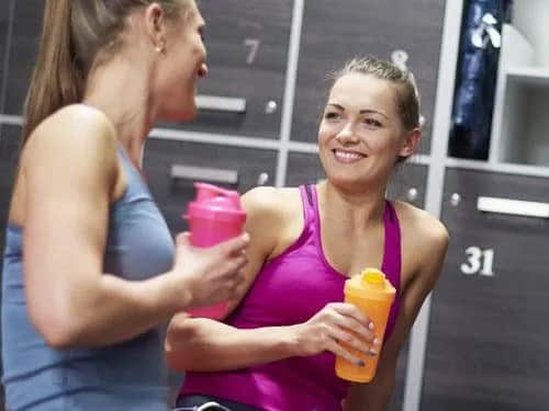 Proteiny przed czy po treningu: co wybrać dla lepszych wyników?