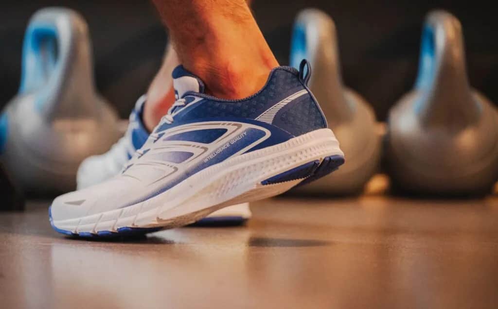 Jakie buty na bieżnię wybrać, aby uniknąć kontuzji i cieszyć się treningiem